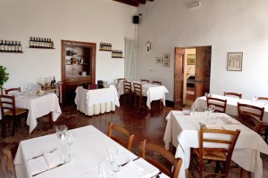 L'ambiente è famigliare e accogliente, ma allo stesso tempo riservato ed elegante